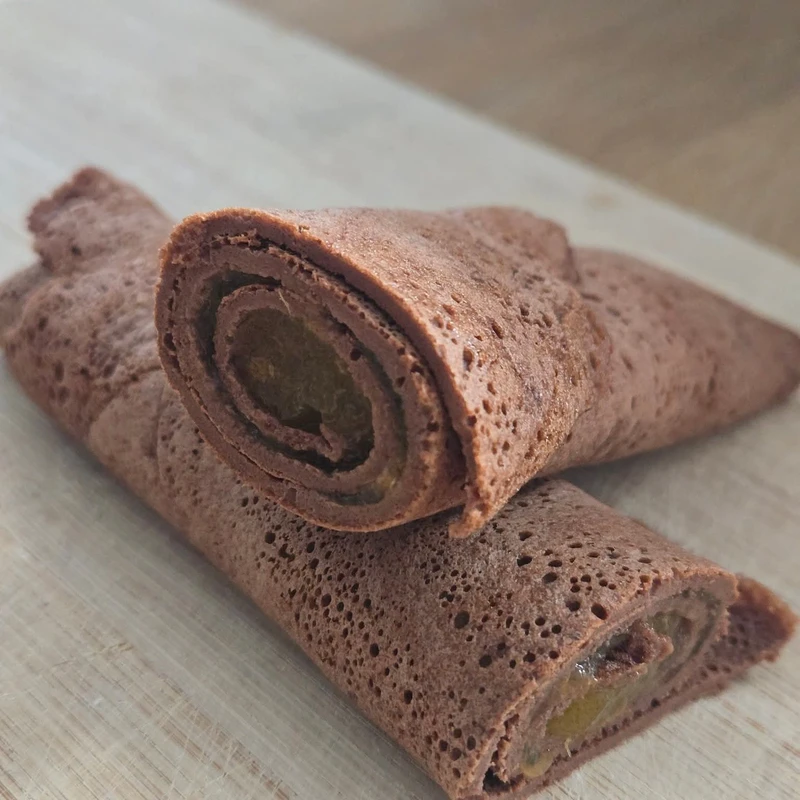 Fibriya-Kakao-Faser-Pfannkuchen, fertiges Gericht auf dem Hauptfoto