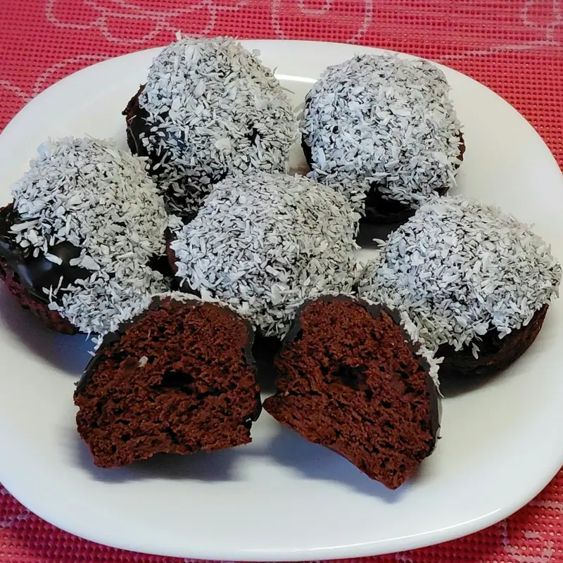Rum-Kakao-Muffins, fertiges Gericht auf dem Hauptfoto
