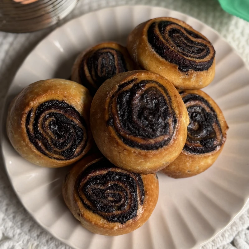 Fibriya Keto-Kakaoschnecken, fertiges Gericht auf dem Hauptfoto
